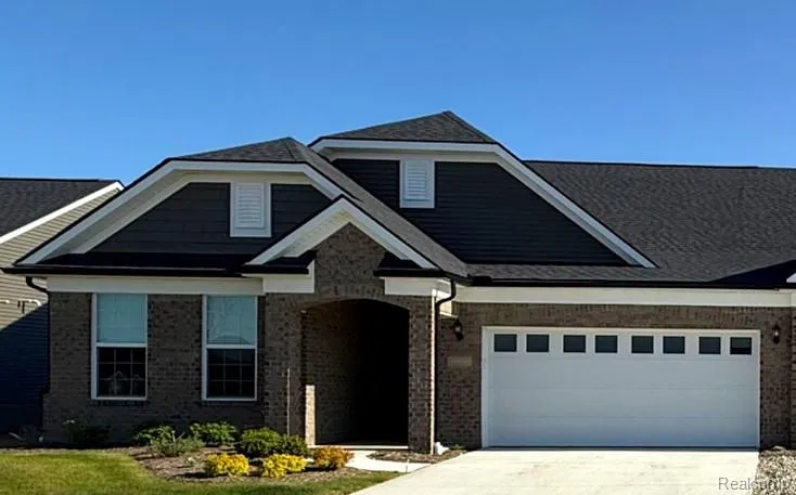 42760 Arbor Drive Clinton Charter Township, MI 48038
