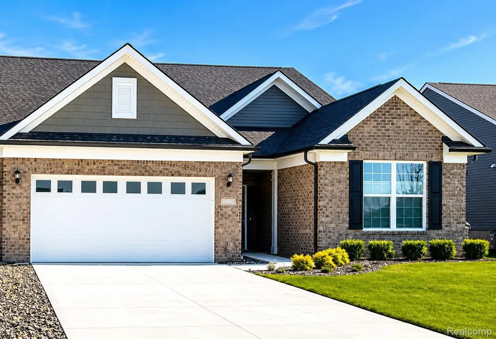 42760 Arbor Drive Clinton Charter Township, MI 48038