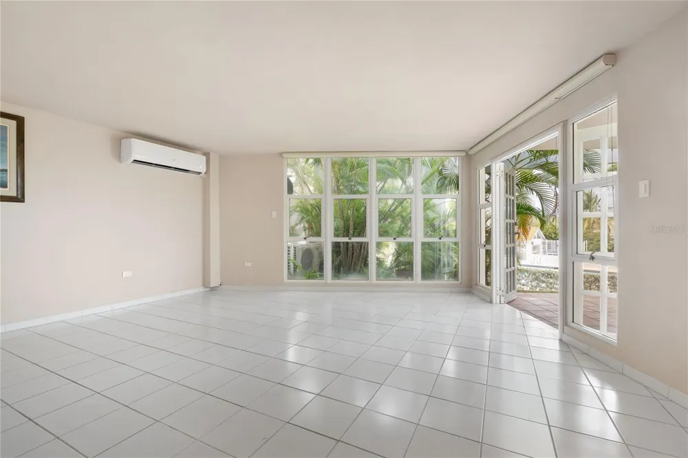125 PALMARINA CLUB #12 Humacao, PR 00791
