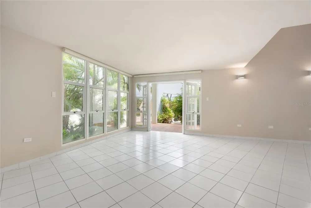 125 PALMARINA CLUB #12 Humacao, PR 00791