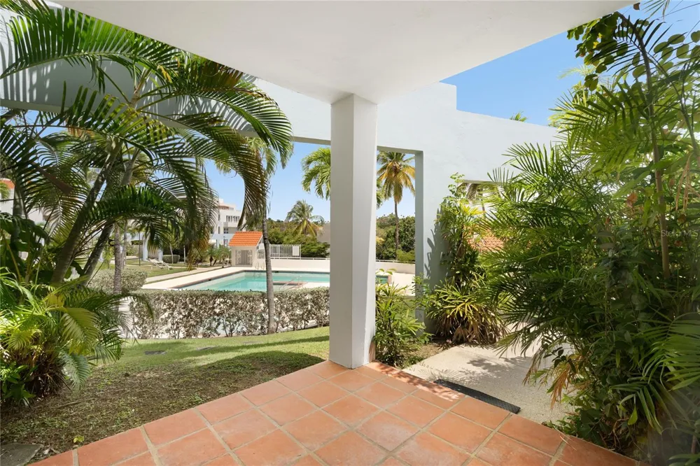 125 PALMARINA CLUB #12 Humacao, PR 00791