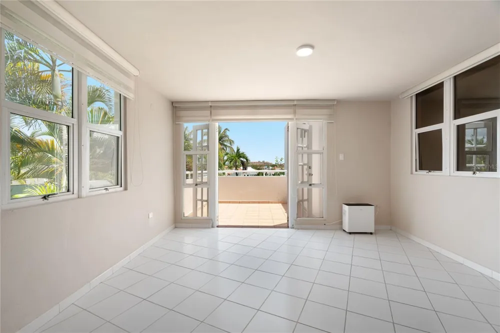 125 PALMARINA CLUB #12 Humacao, PR 00791