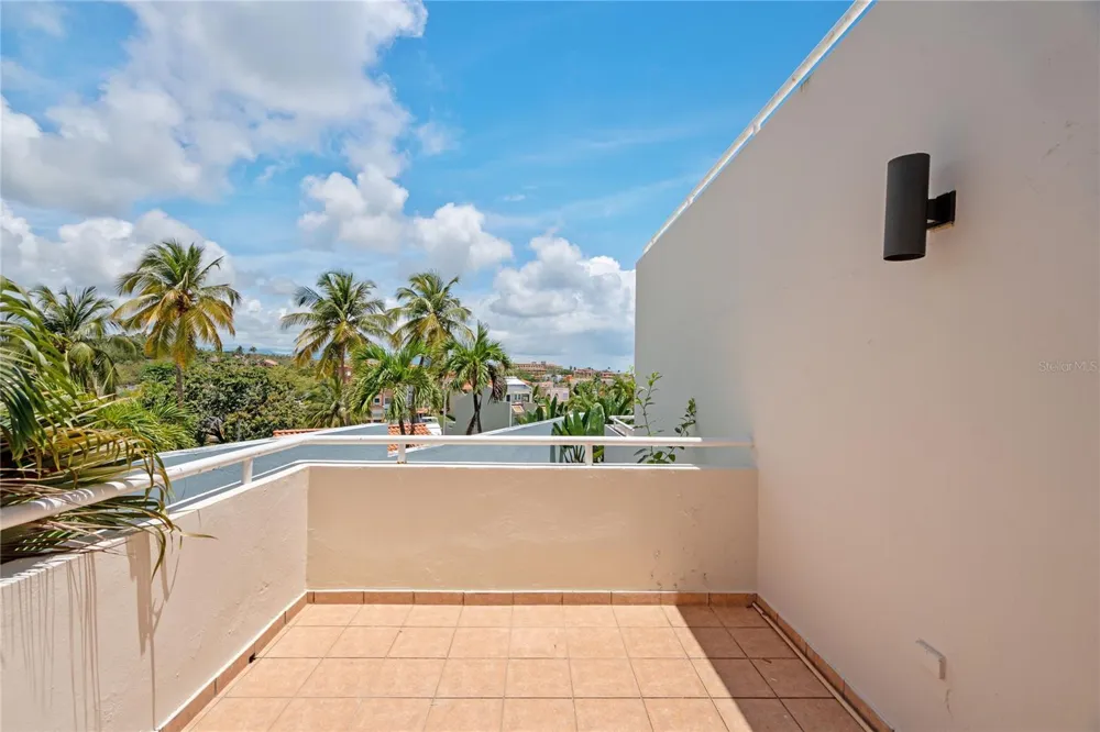 125 PALMARINA CLUB #12 Humacao, PR 00791