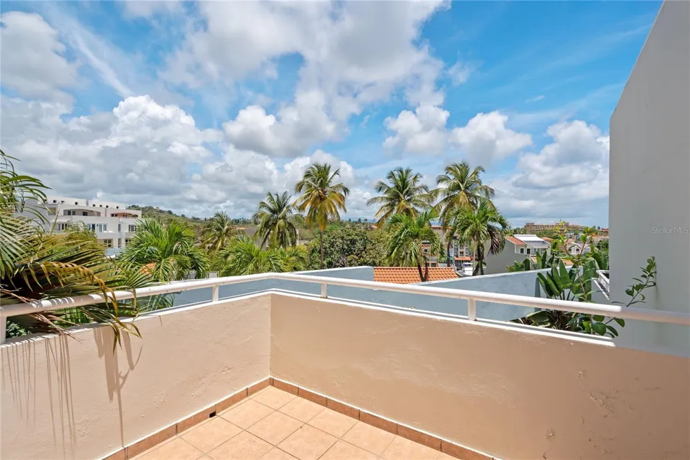 125 PALMARINA CLUB #12 Humacao, PR 00791