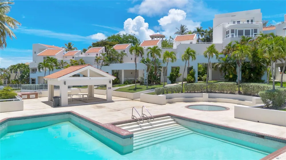 125 PALMARINA CLUB #12 Humacao, PR 00791