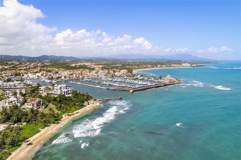 125 PALMARINA CLUB #12 Humacao, PR 00791