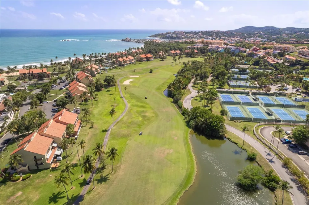 125 PALMARINA CLUB #12 Humacao, PR 00791