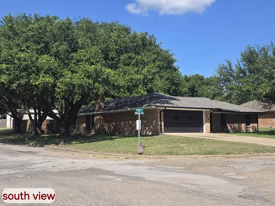 1018 Clark Mexia, TX 76667