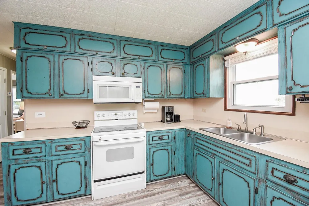 225 Swallow Drive Palacios, TX 77465