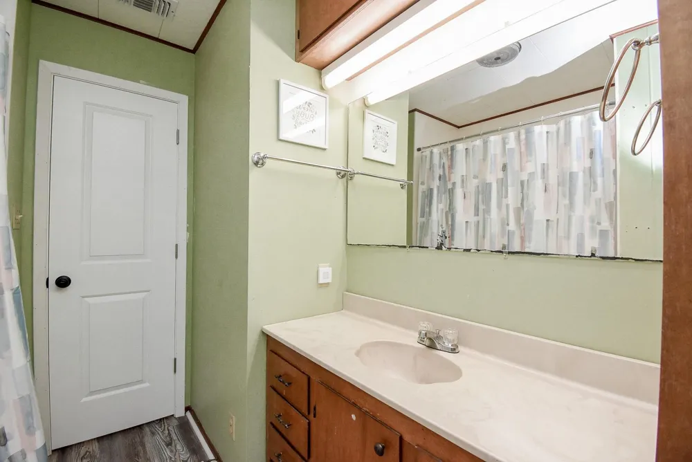 225 Swallow Drive Palacios, TX 77465