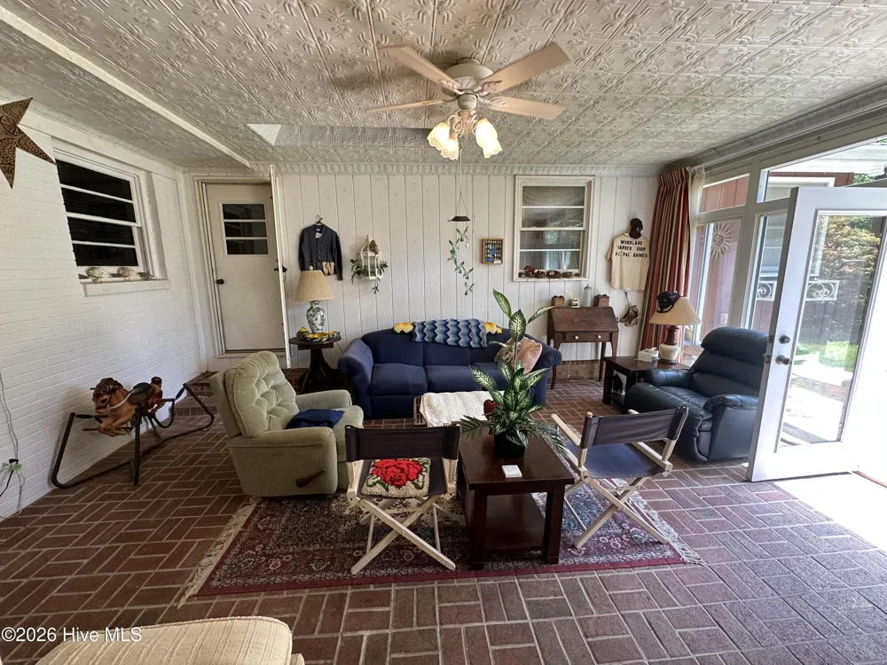 604 W Woodland Avenue Woodland, NC 27897