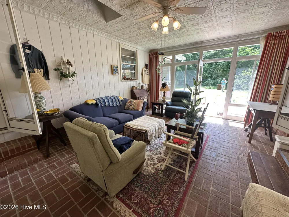 604 W Woodland Avenue Woodland, NC 27897