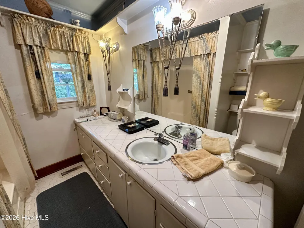 604 W Woodland Avenue Woodland, NC 27897