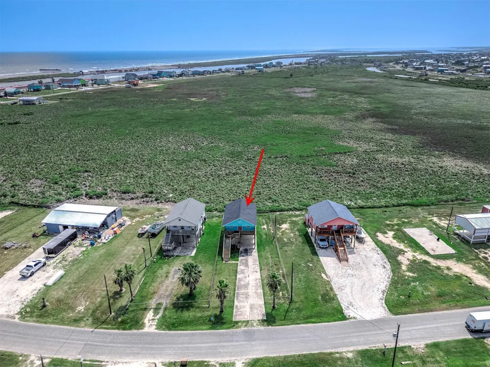 264 County Road 205 Sargent, TX 77414