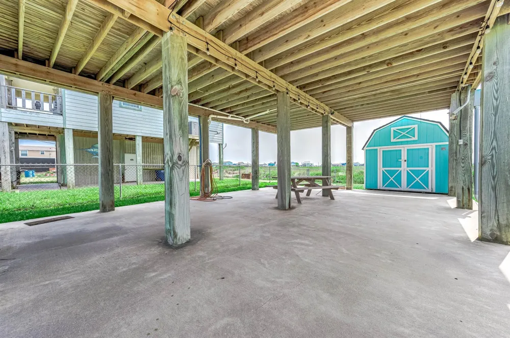 264 County Road 205 Sargent, TX 77414