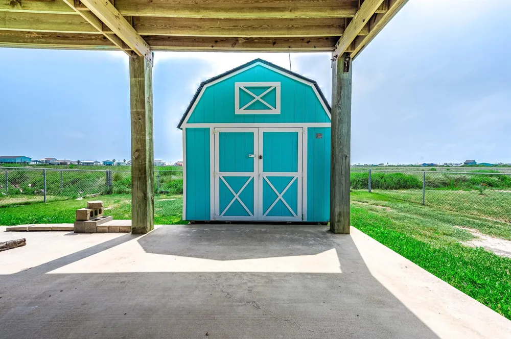 264 County Road 205 Sargent, TX 77414