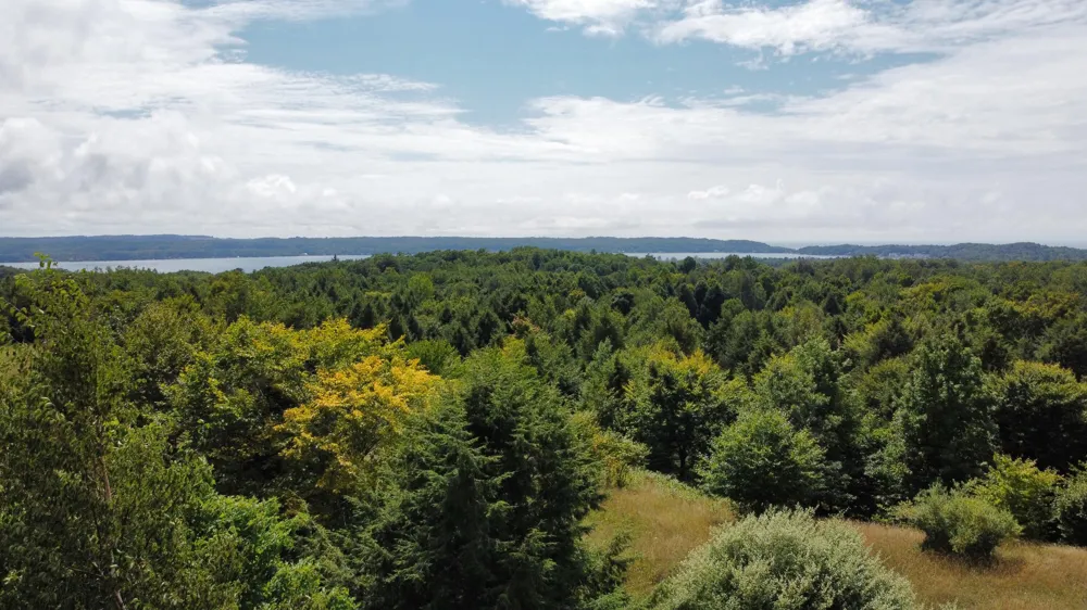 86 Slope Drive Onekama, MI 49675