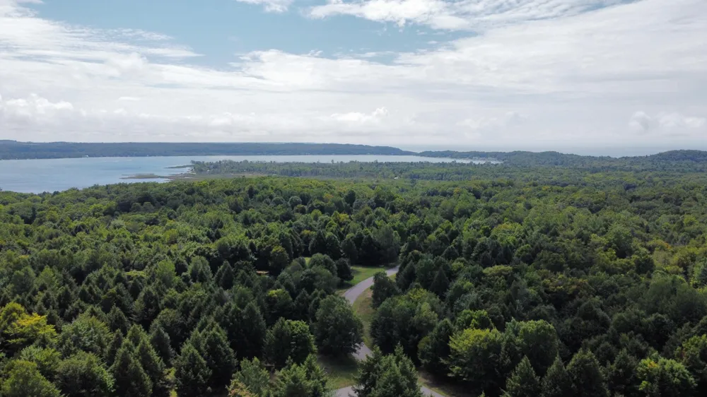 86 Slope Drive Onekama, MI 49675