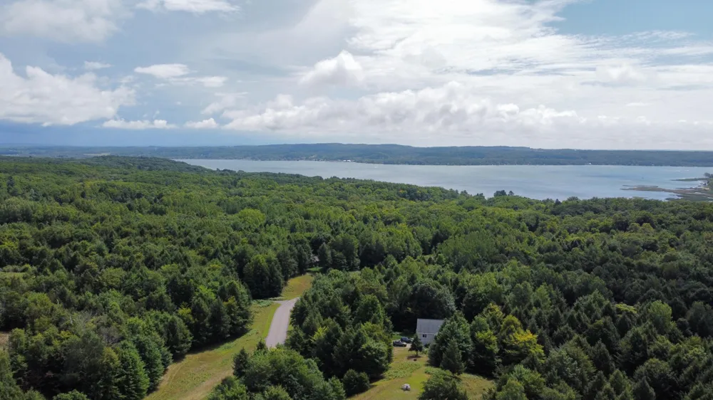 86 Slope Drive Onekama, MI 49675