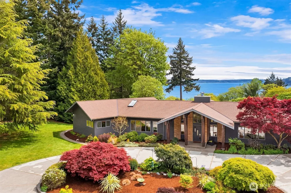 8425 SW 216th Street Vashon, WA 98070
