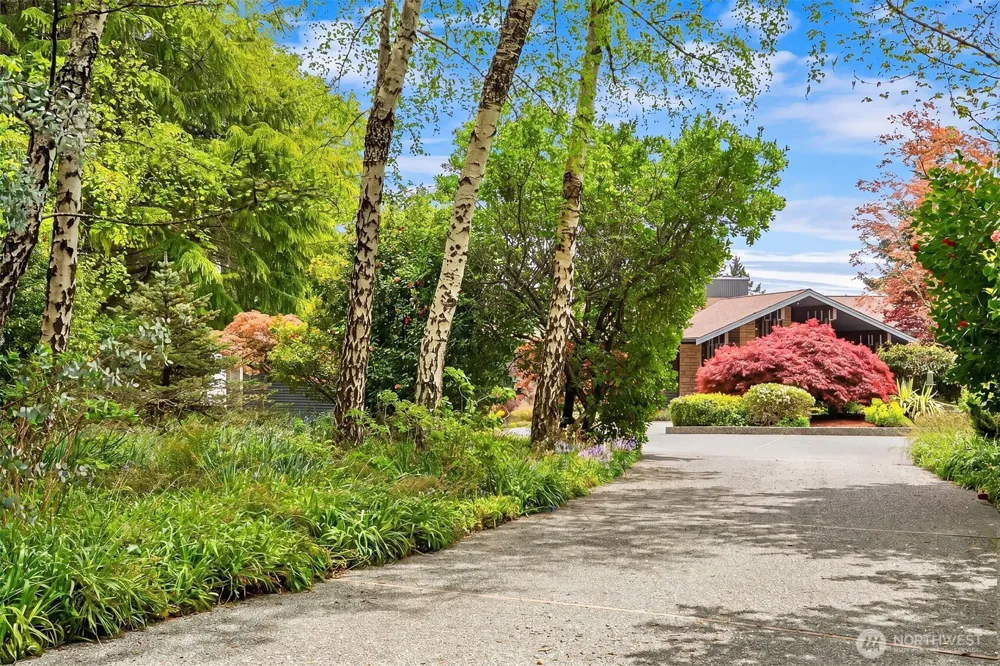 8425 SW 216th Street Vashon, WA 98070