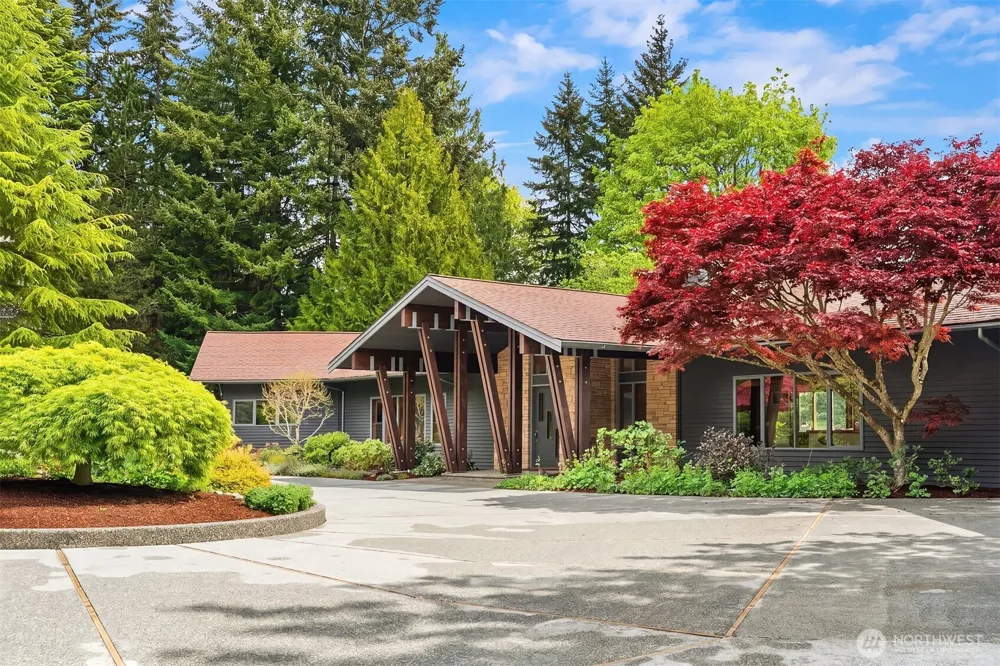 8425 SW 216th Street Vashon, WA 98070
