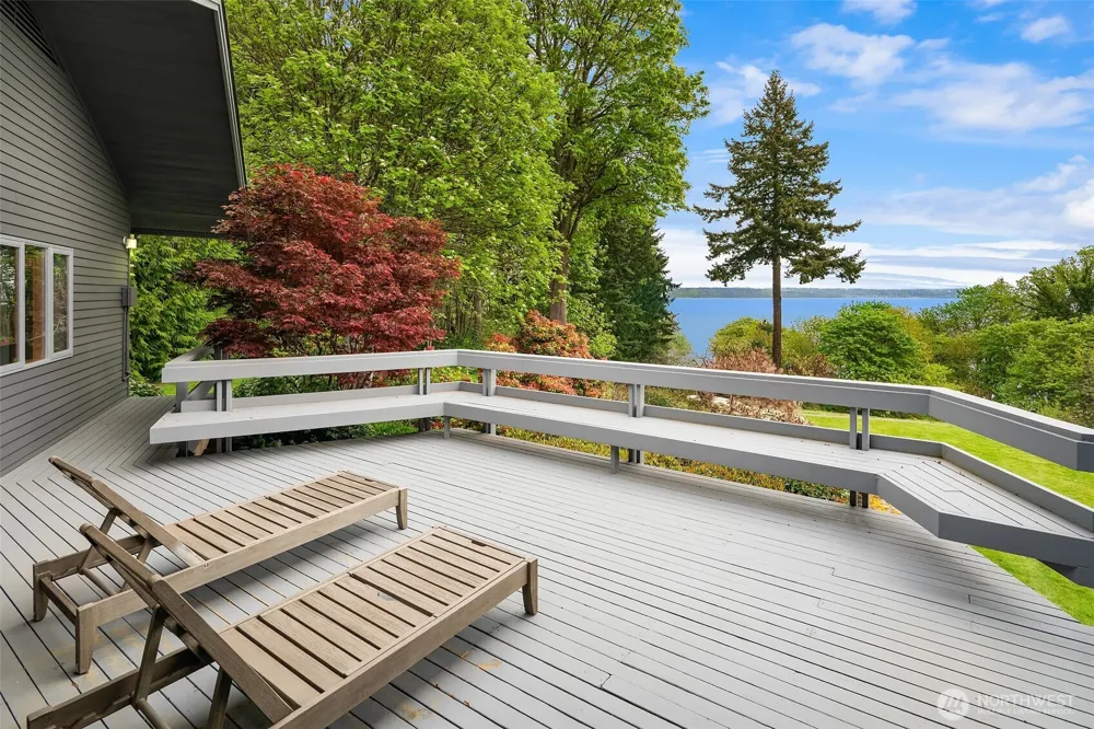 8425 SW 216th Street Vashon, WA 98070