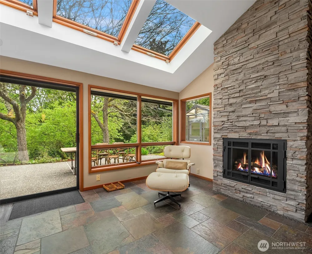 8425 SW 216th Street Vashon, WA 98070