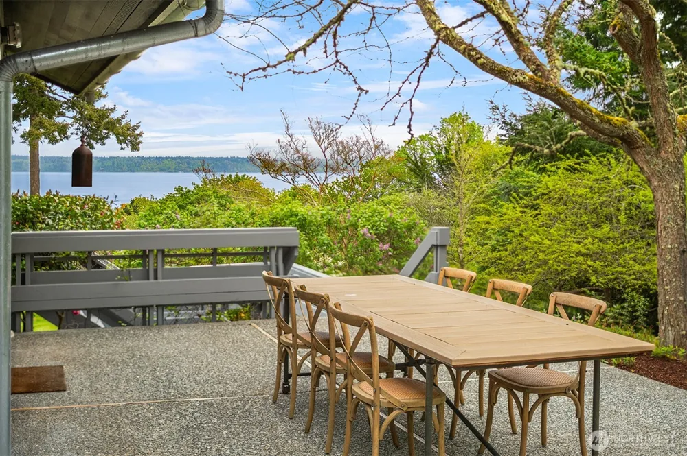 8425 SW 216th Street Vashon, WA 98070
