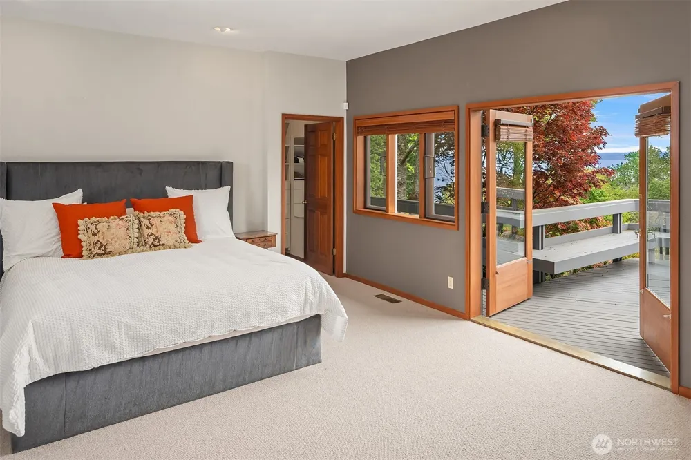 8425 SW 216th Street Vashon, WA 98070
