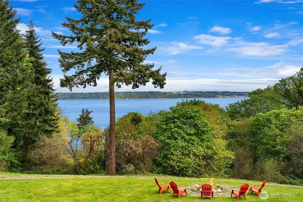 8425 SW 216th Street Vashon, WA 98070