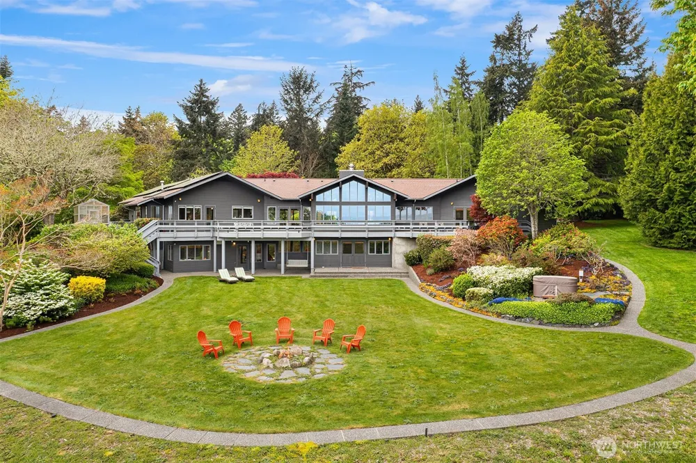 8425 SW 216th Street Vashon, WA 98070