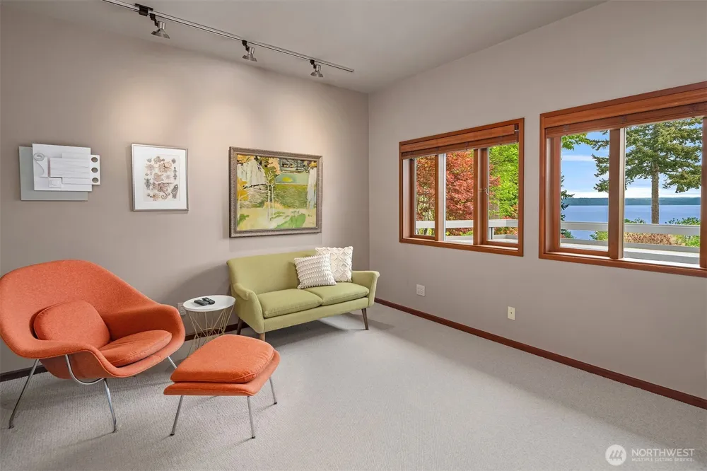 8425 SW 216th Street Vashon, WA 98070