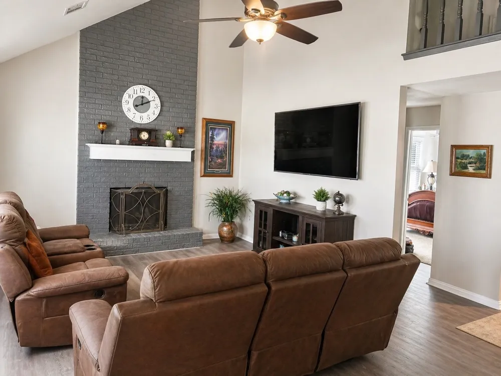 104 Cedar Creek Drive Groesbeck, TX 76642