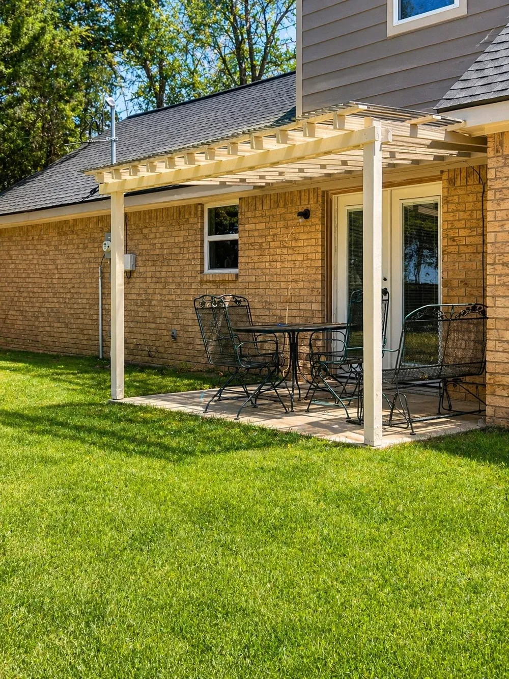 104 Cedar Creek Drive Groesbeck, TX 76642