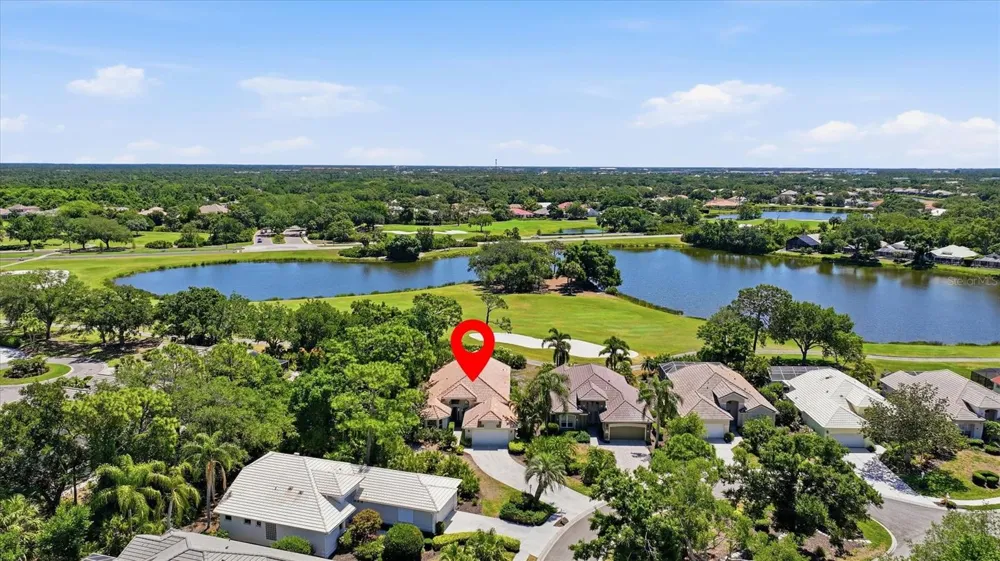 8009 HAMPTON COURT University Park, FL 34201