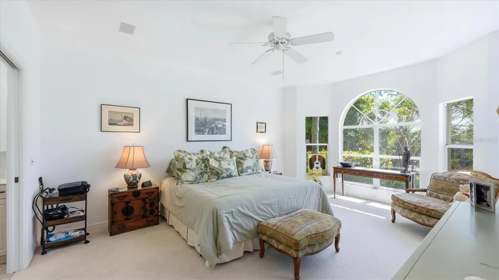 8009 HAMPTON COURT University Park, FL 34201