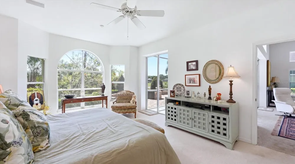 8009 HAMPTON COURT University Park, FL 34201