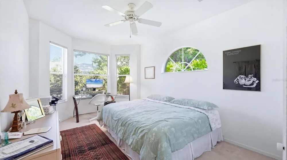8009 HAMPTON COURT University Park, FL 34201