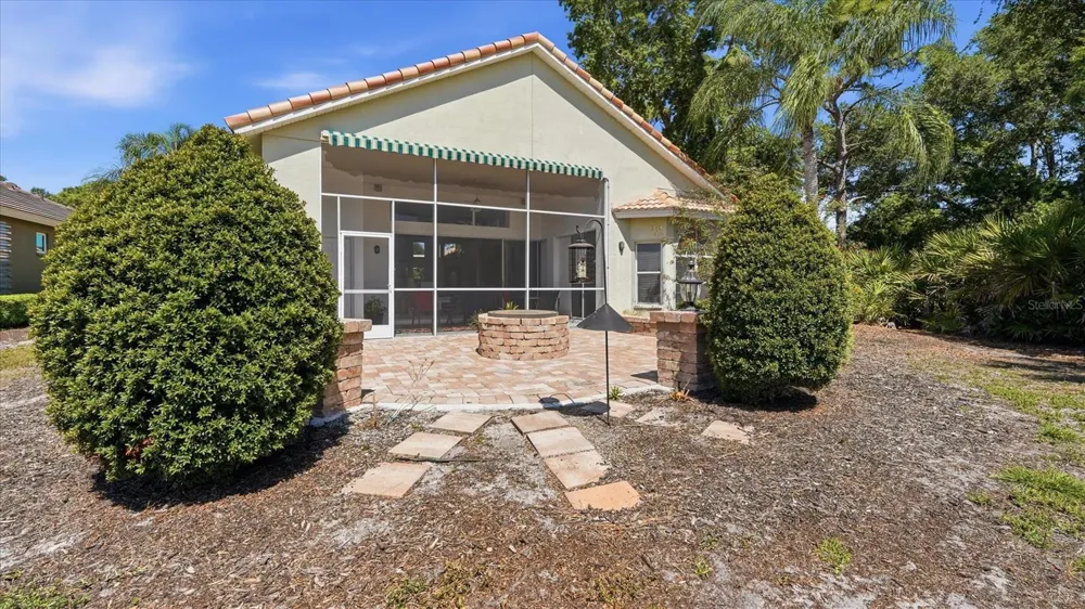 8009 HAMPTON COURT University Park, FL 34201