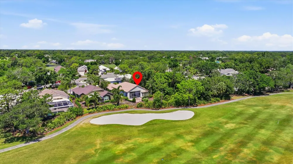 8009 HAMPTON COURT University Park, FL 34201