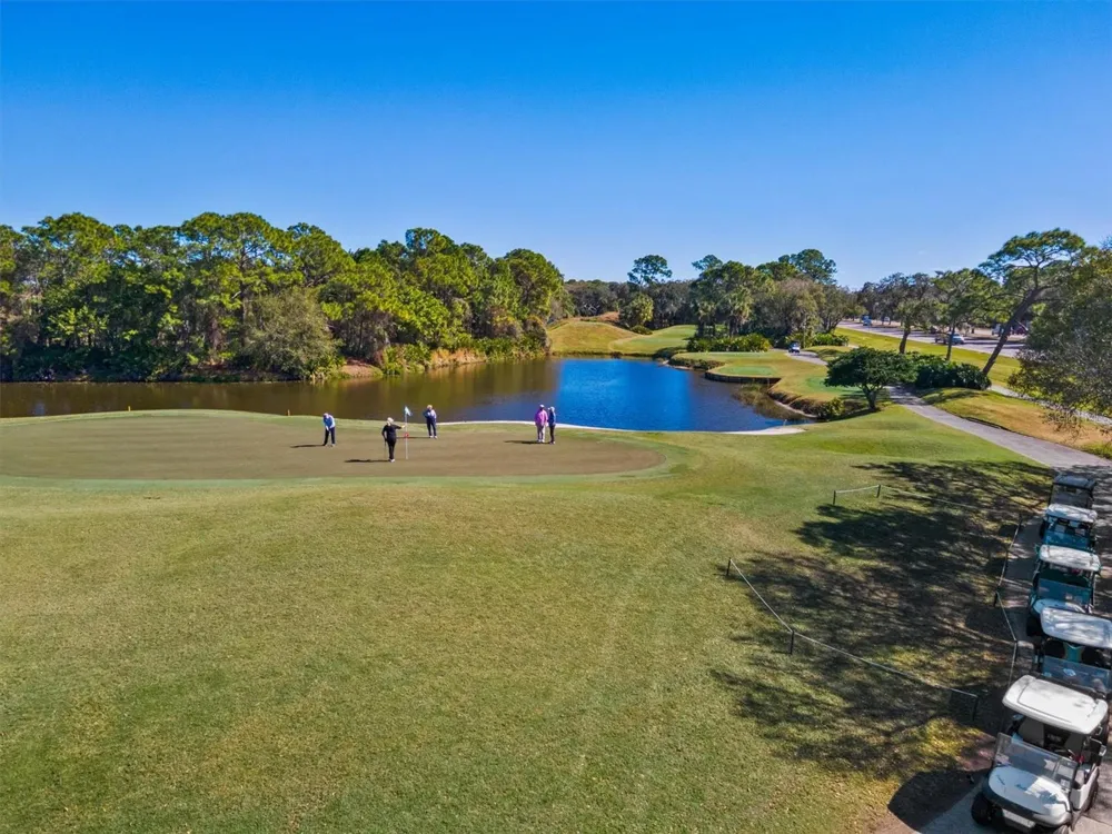 8009 HAMPTON COURT University Park, FL 34201
