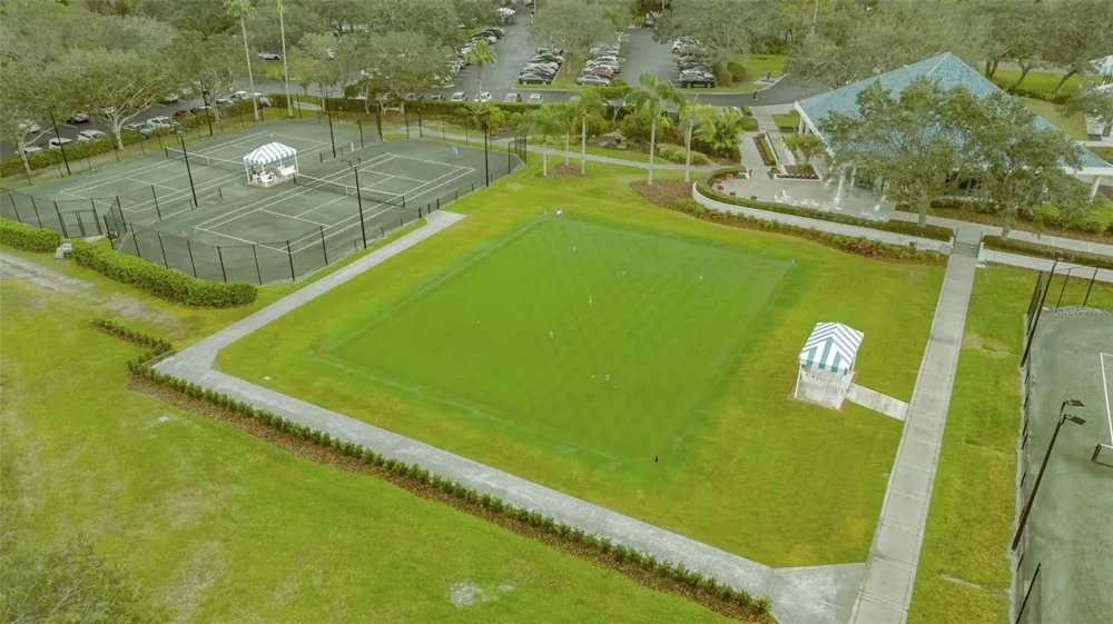 8009 HAMPTON COURT University Park, FL 34201