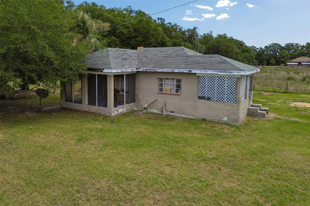 2413 ED BROWN LANE Plant City, FL 33567