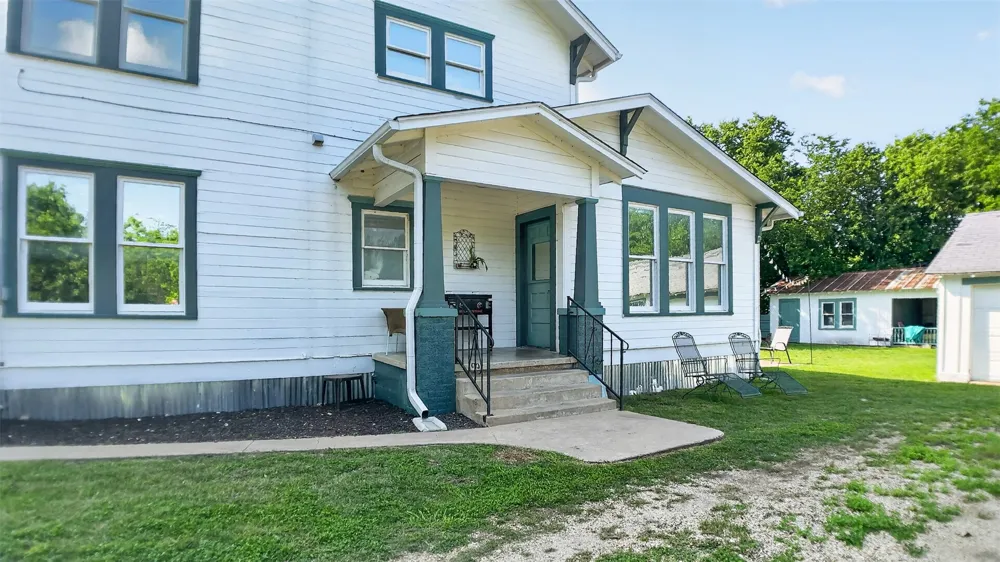 240 W Allen Street Bartlett, TX 76511