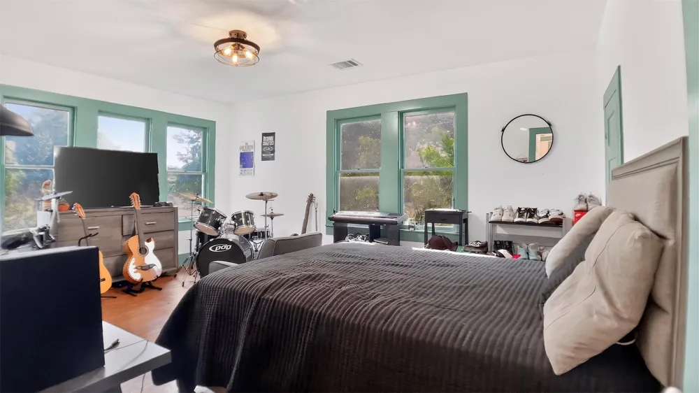 240 W Allen Street Bartlett, TX 76511
