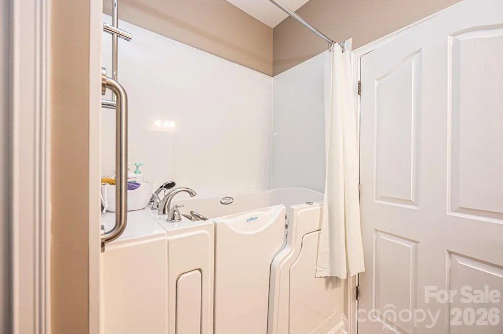 823 Wynnshire Drive #C Hickory, NC 28601