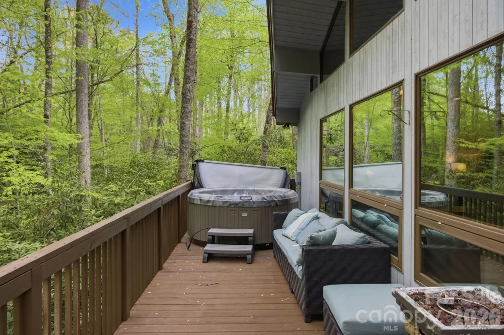 401 Saratoga Boone, NC 28607
