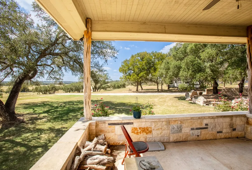 2010 County Road 233 Florence, TX 76527