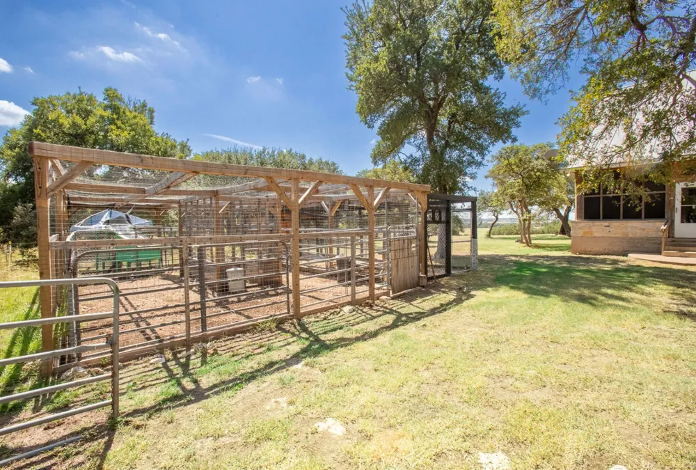 2010 County Road 233 Florence, TX 76527